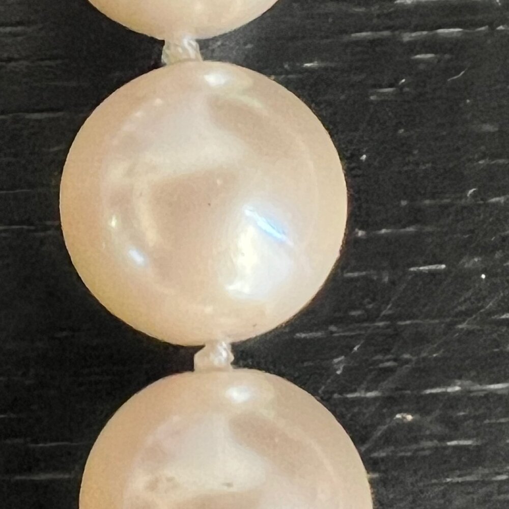 Lauren Ralph Lauren NWT Glass Pearl 12mm Toggle Closure Necklace - Picture 4 of 4